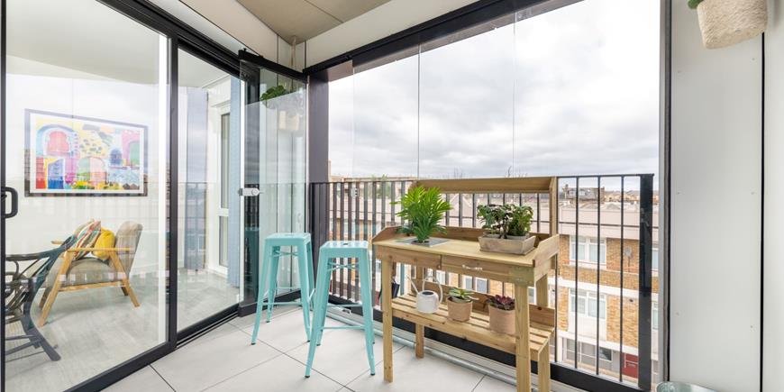 Tyler House  - Apartment balcony